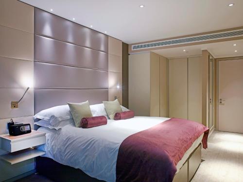 Cheval Three Quays at The Tower of London Image