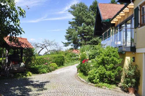Ferienwohnungen Weingut Familie Danko