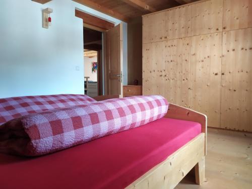 Postel nebo postele na pokoji v ubytování Apartments Ban Guggugg