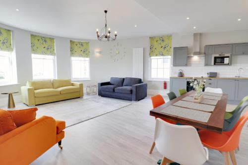 Imagen de la galería de Old town flat with sea view, en Hastings