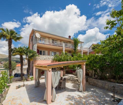 Apartments in Trogir 41607