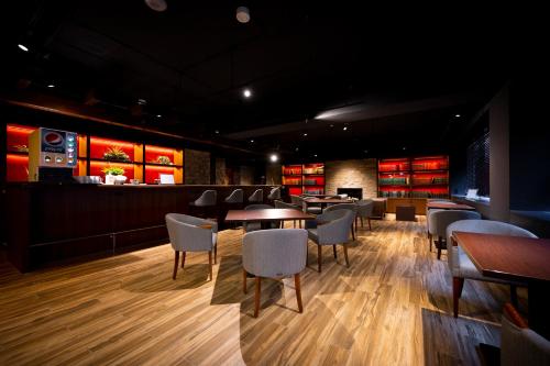 Torifito Hotel & Pod Kanazawa tesisinde lounge veya bar alanı