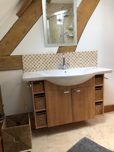 A bathroom at Grade 2 Listed Barn on the edge of Bournemouth and the New Forest