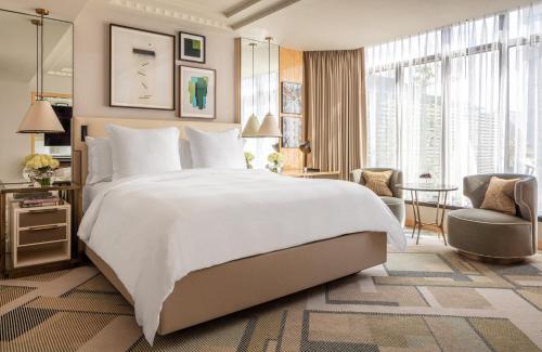 Four Seasons Hotel London at Park Lane Image