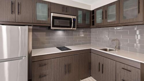 Gallery image of Best Western Plus Executive Residency Nashville in Nashville