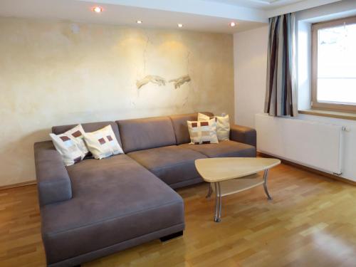 Ruang duduk di Apartment Weberbauer-3 by Interhome
