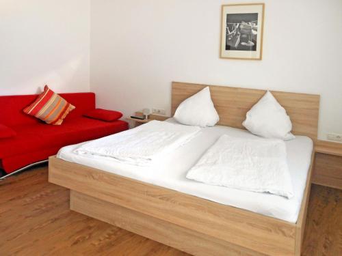 Ένα ή περισσότερα κρεβάτια σε δωμάτιο στο Apartment Hanser by Interhome