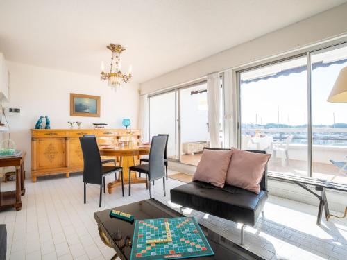 Apartment Les Marinas d'Ulysse IV by Interhome