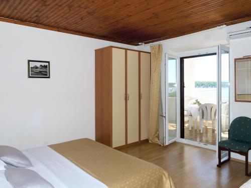 Apartment Ana-2 by Interhome