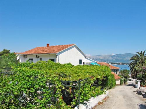 Apartment Klarić-1 by Interhome