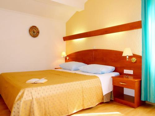 Posteľ alebo postele v izbe v ubytovaní Apartment Ana-3 by Interhome