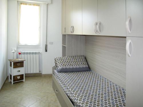 Letto o letti in una camera di Apartment Annalisa - SLR132 by Interhome