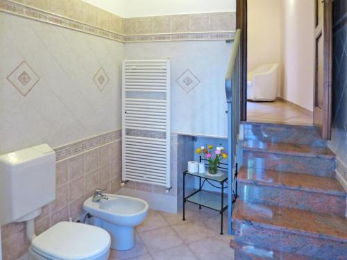 Ένα μπάνιο στο Apartment Terrazzo - PTB191 by Interhome
