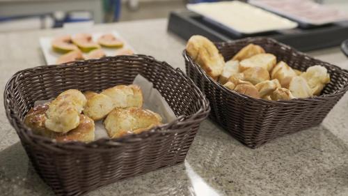 Makanan di atau berdekatan hotel