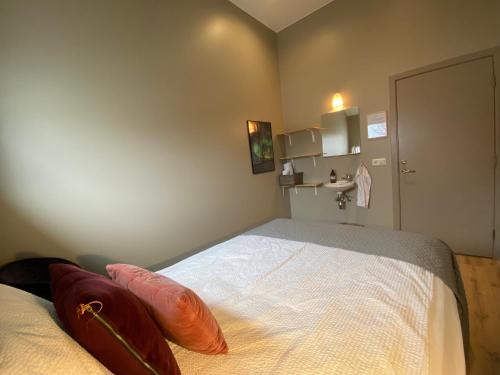 Cama o camas de una habitación en Dalshöfdi Guesthouse