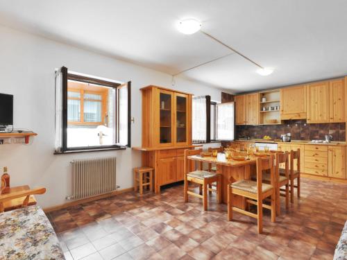 Nhà bếp/bếp nhỏ tại Apartment Cesa Fraines-2 by Interhome