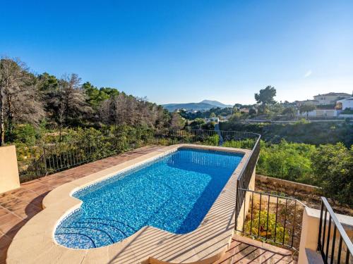 Bazén v ubytování Villa Villa Preciosa by Interhome nebo v jeho okolí