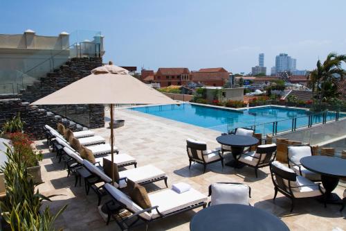 Bazén v ubytování Bastión Luxury Hotel nebo v jeho okolí