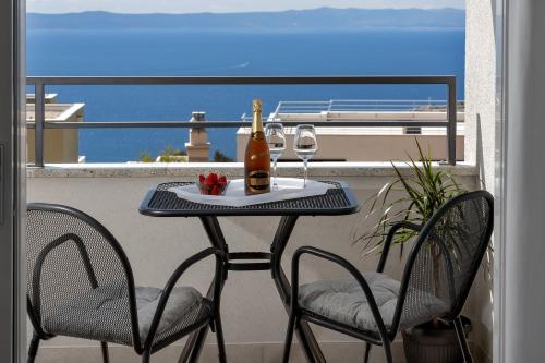 Un balcon sau o terasă la Holiday home L & B Makarska