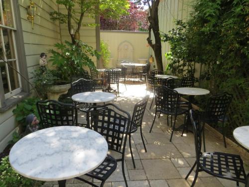 Restaurace v ubytování Hotel St. Helena