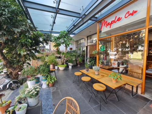 Restaurace v ubytování Ngan Hoa - Mille Fleurs