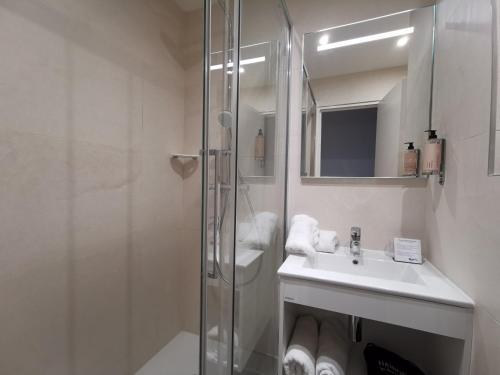 Ένα μπάνιο στο Opal'Inn