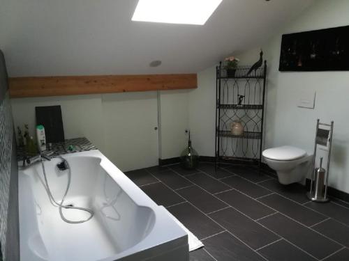 Ένα μπάνιο στο 130 m2 Maison Entièrement pour vous ! Calme et activités