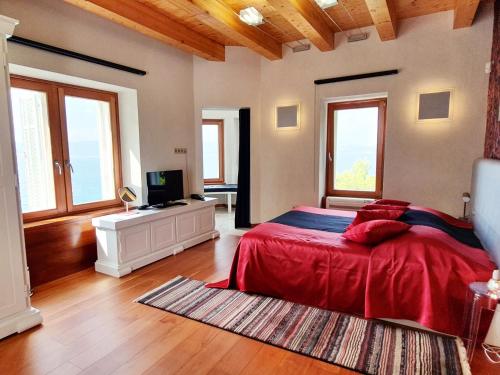Ένα ή περισσότερα κρεβάτια σε δωμάτιο στο Villa Zetna
