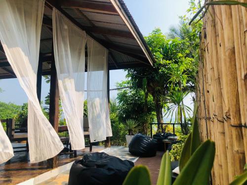 Vườn quanh Oon Lee Bungalows