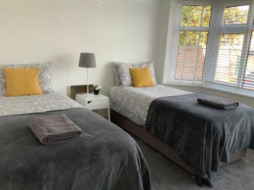 サウサンプトンにある4 Bedroom House By Your Stay Solutions Short Lets & Serviced Accommodation Netley Southampton With Terrace & Gardenのギャラリーの写真