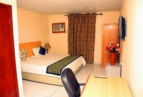 Gallery image of Room in Lodge - Eaglespark1960 Hotel in Ikeja