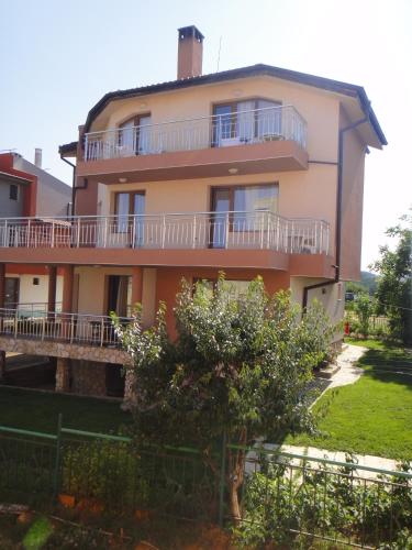 Fotografie z fotogalerie ubytování Zenith Guest House v destinaci Sozopol