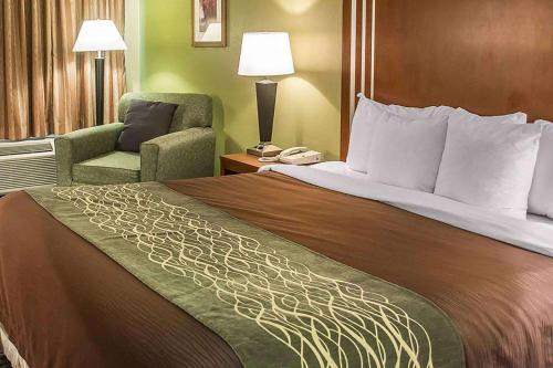 Ένα ή περισσότερα κρεβάτια σε δωμάτιο στο Days Inn by Wyndham Austintown