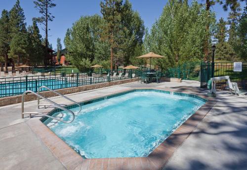 Hồ bơi trong/gần WorldMark Big Bear Lake
