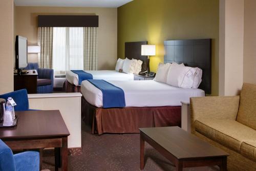 Легло или легла в стая в Holiday Inn Express Hotel & Suites Saginaw, an IHG Hotel