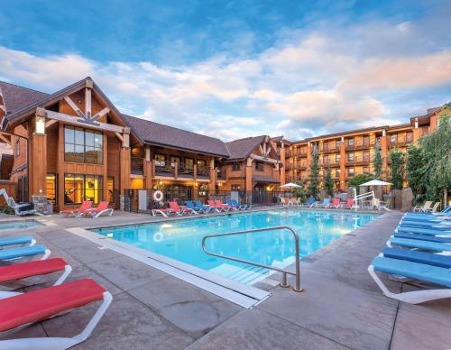 Bazén v ubytování WorldMark Chelan - Lake House nebo v jeho okolí