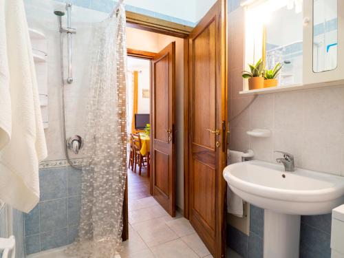 Casa Mazzini tesisinde bir banyo