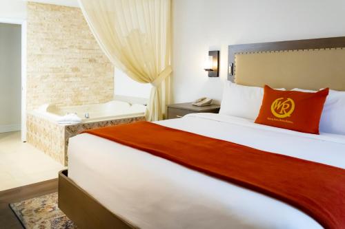 Cama o camas de una habitación en Westgate Flamingo Bay Resort