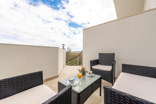 Μπαλκόνι ή βεράντα στο Apartmani Opg Dragoslavić