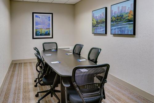 Ärikülastajate ala ja/või konverentsiruum majutusasutuses Holiday Inn East Windsor by IHG