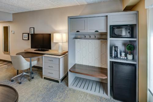 Köök või kööginurk majutusasutuses Holiday Inn East Windsor by IHG