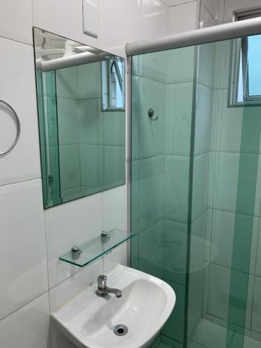 Koupelna v ubytování Apartamento 51 proximo a praia da Enseada