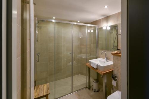 
A bathroom at Hotel De Gravin

