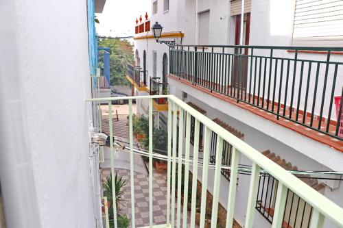 desde el balcón de un edificio en Habitación Cañaveral Playa Conil II, en Conil de la Frontera