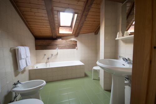 Ванная комната в Hotel Crimea