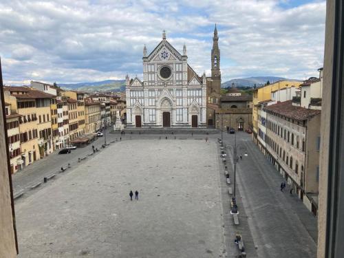 a large square in front of a large church at ATTICO IN PIAZZA SANTA CROCE in Florence