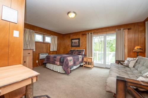 Shore Meadows Lodge LLC – Photos 3