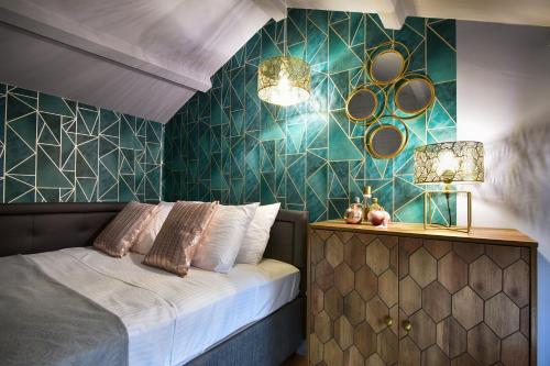 Queen 3 Apartment, in the heart of Corfu Historical Old Town Center