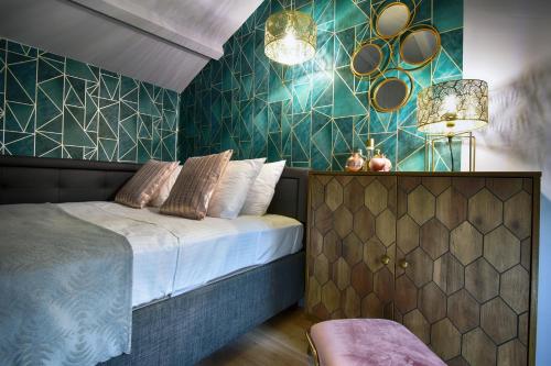 Queen 3 Apartment, in the heart of Corfu Historical Old Town Center