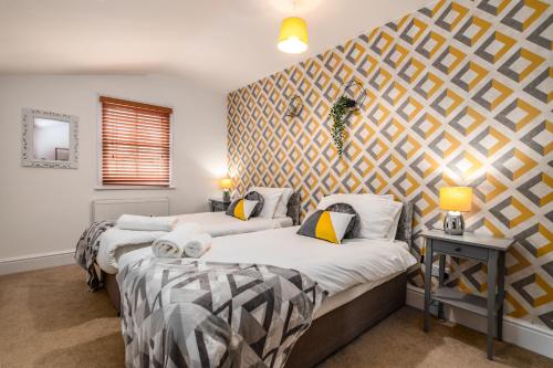 Spacious Contractor House for Large Groups - Private Parking – Photos 2